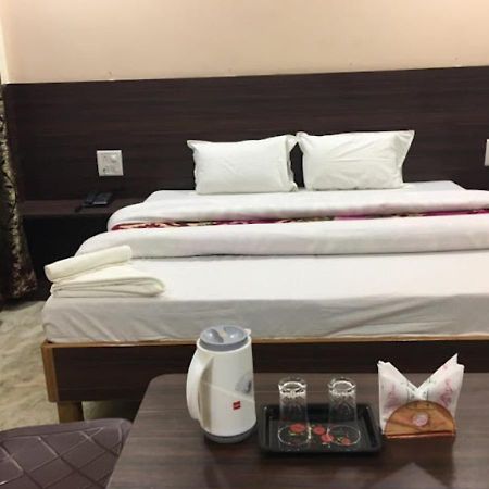 Liberty Guest House Varanasi Bagian luar foto