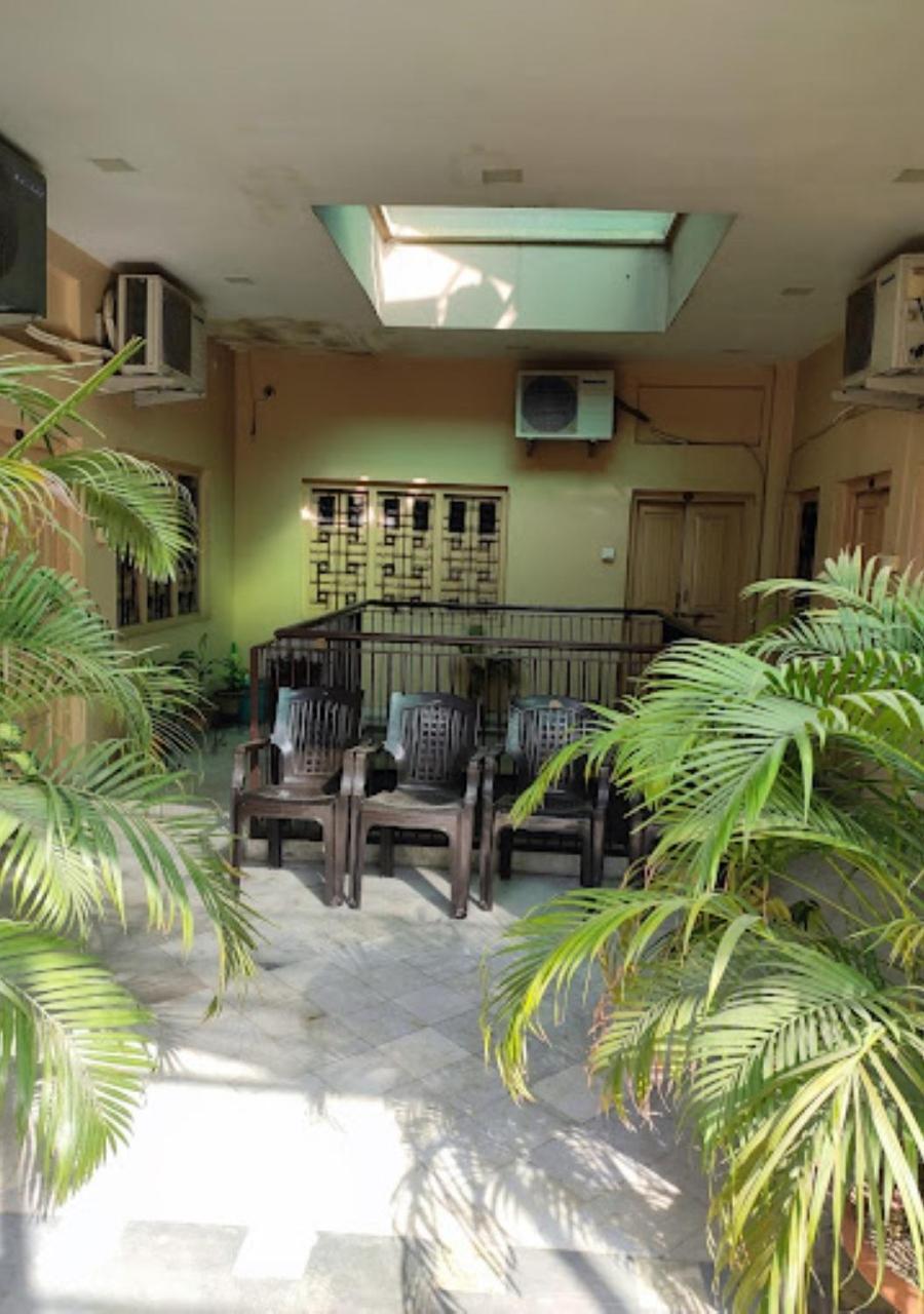 Liberty Guest House Varanasi Bagian luar foto