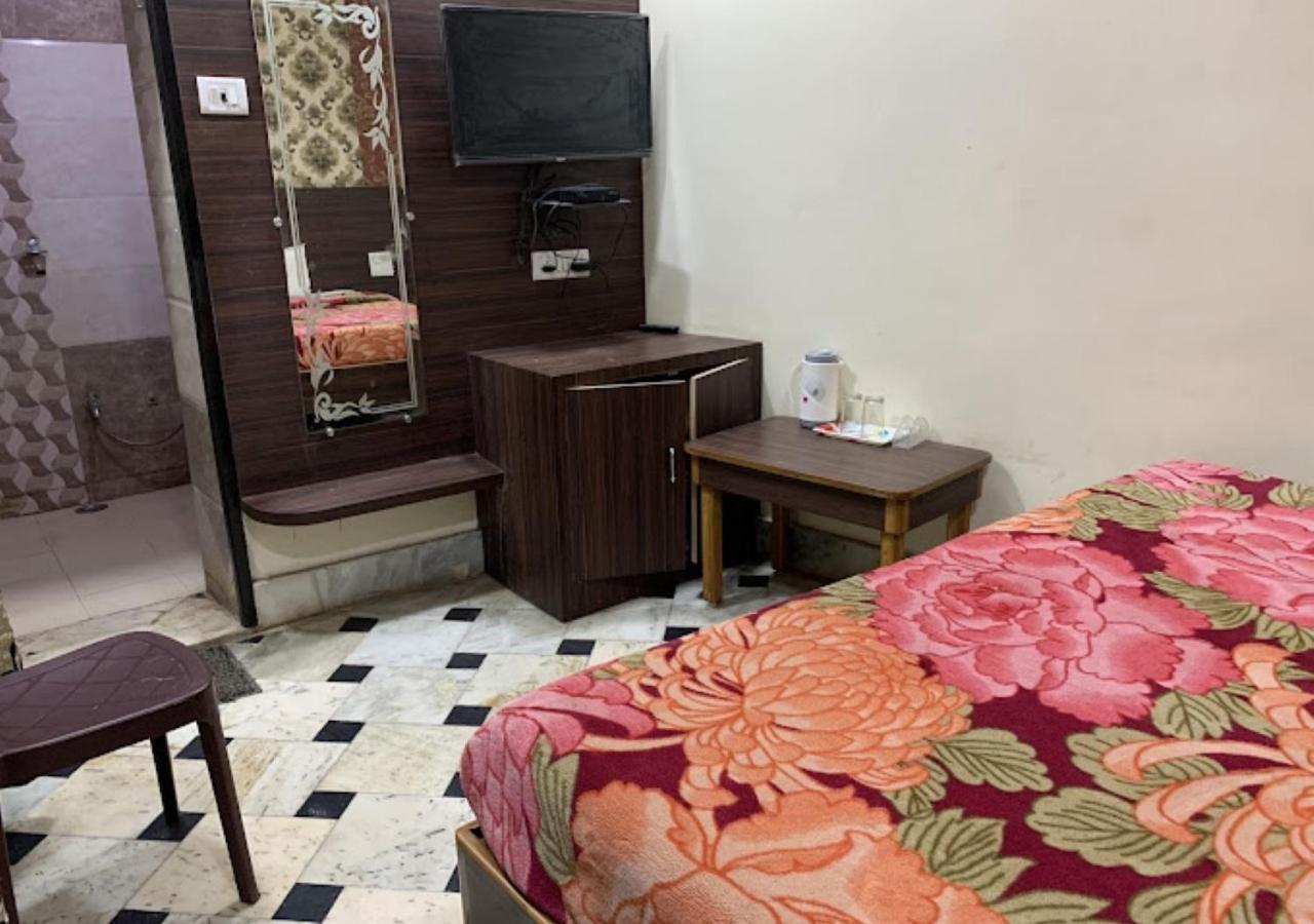 Liberty Guest House Varanasi Bagian luar foto