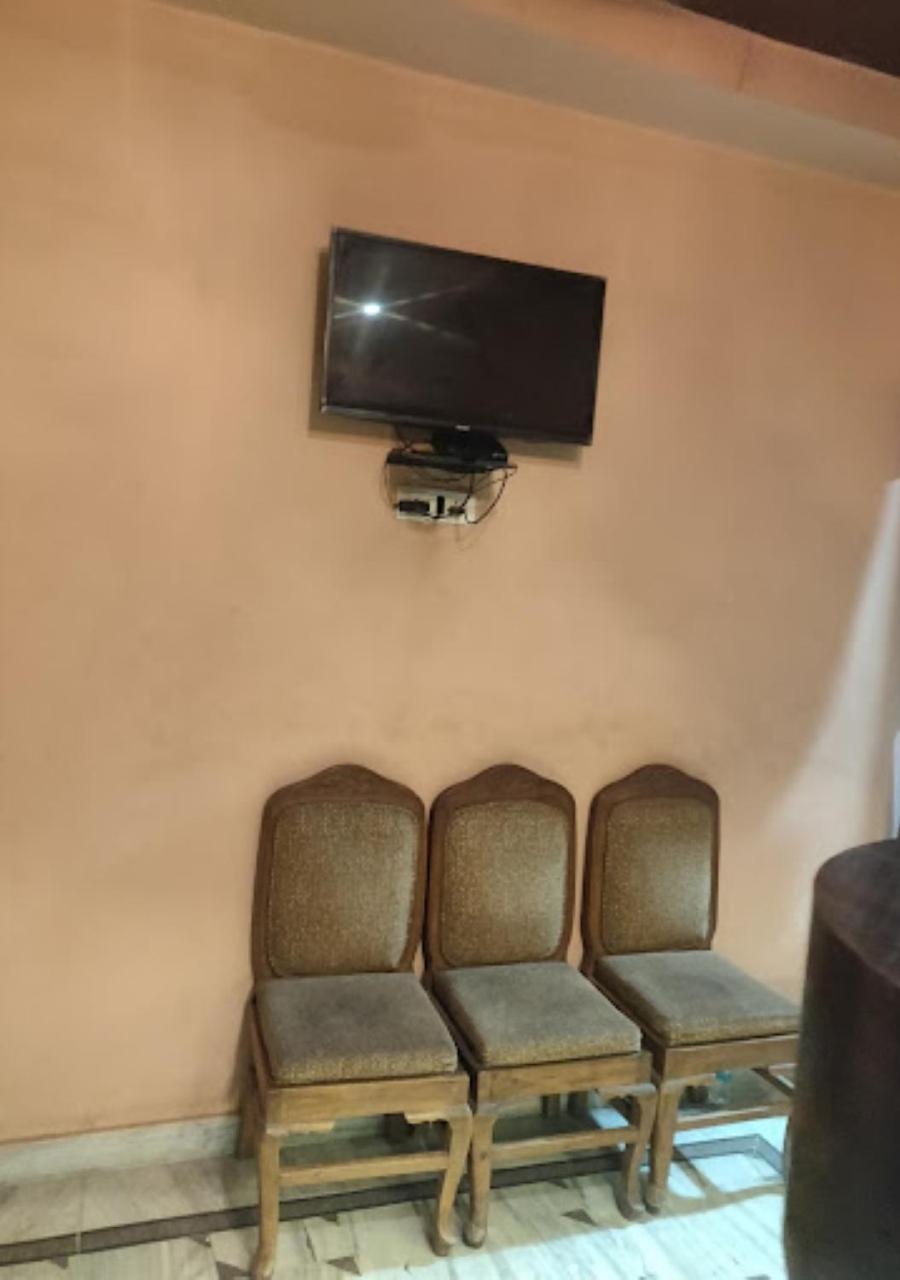 Liberty Guest House Varanasi Bagian luar foto