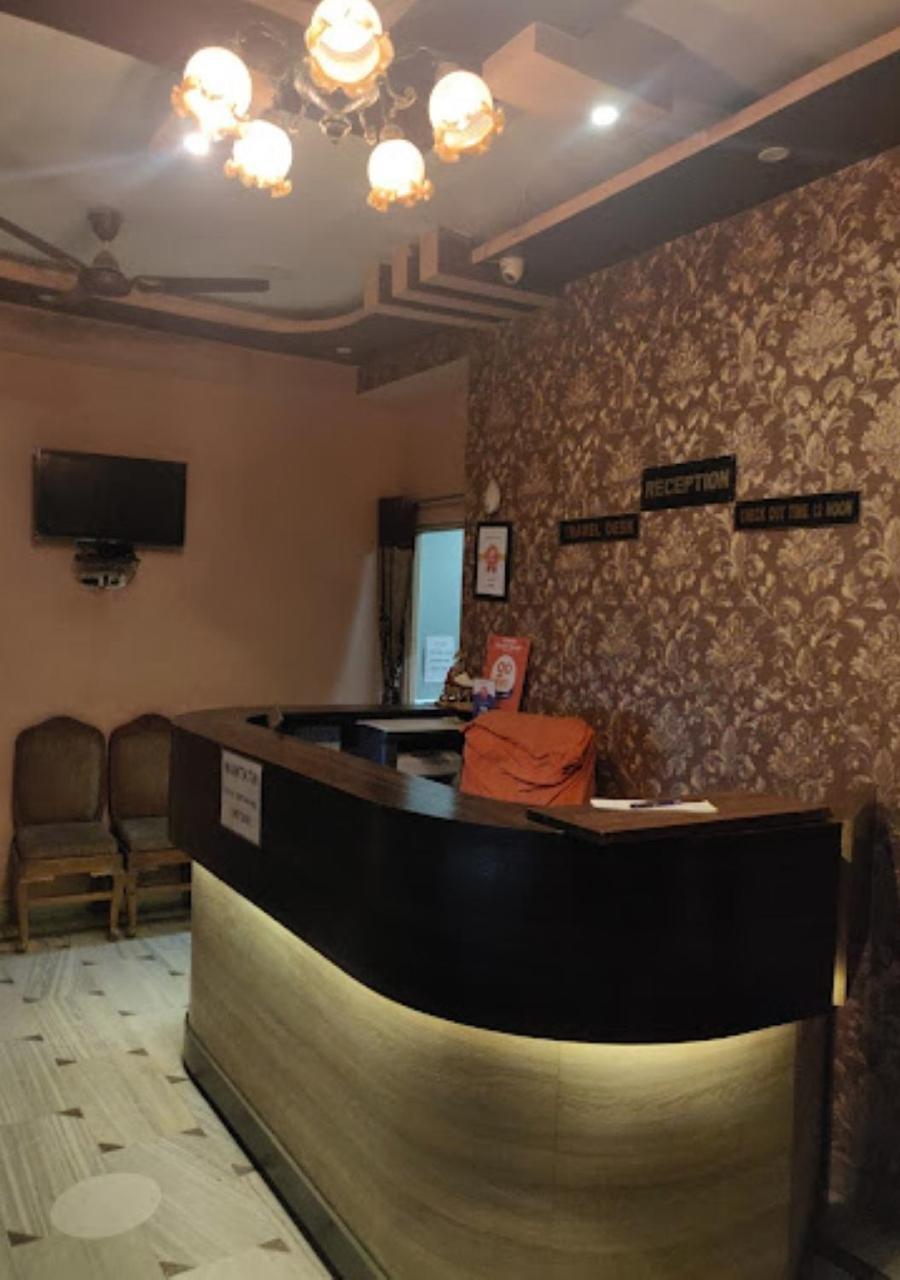 Liberty Guest House Varanasi Bagian luar foto