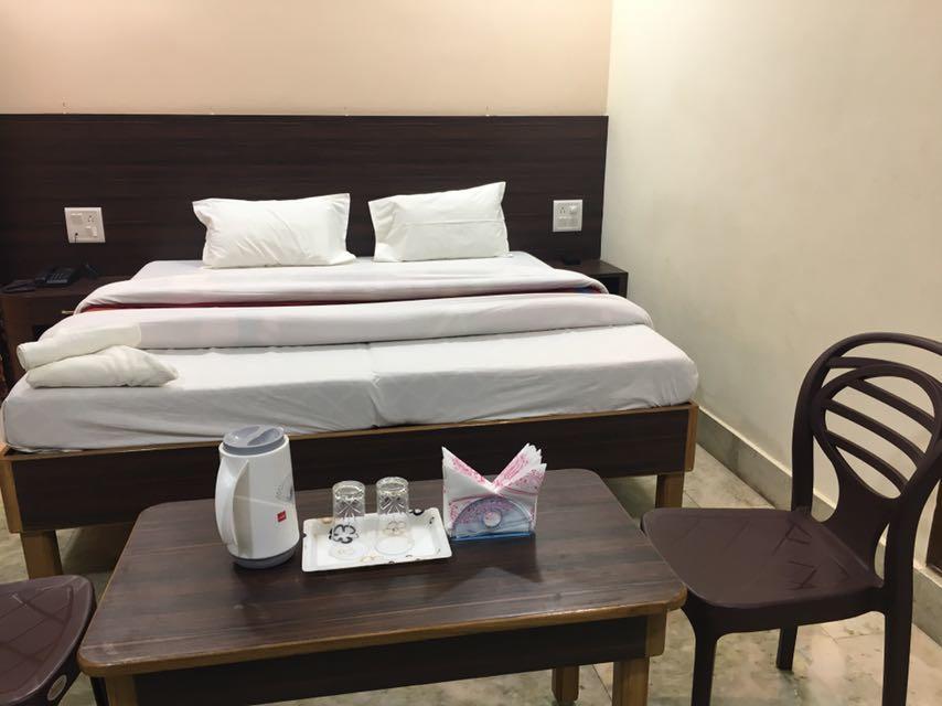 Liberty Guest House Varanasi Bagian luar foto