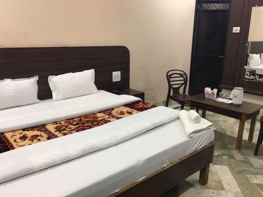 Liberty Guest House Varanasi Bagian luar foto